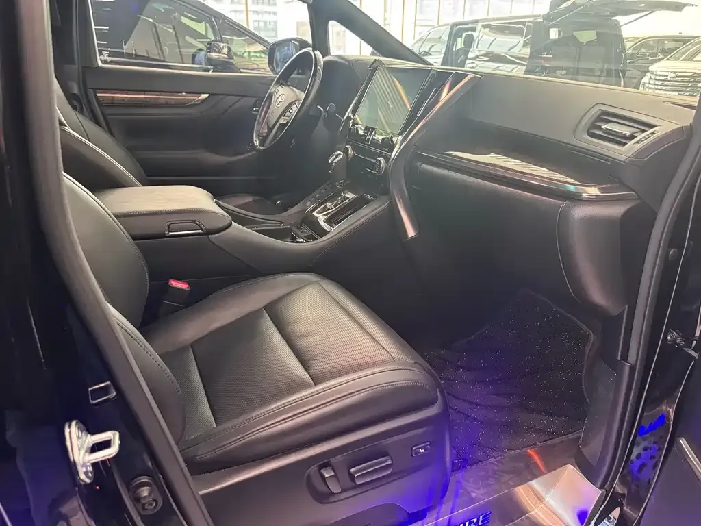 Toyota Vellfire 2021 из CN, фото 4