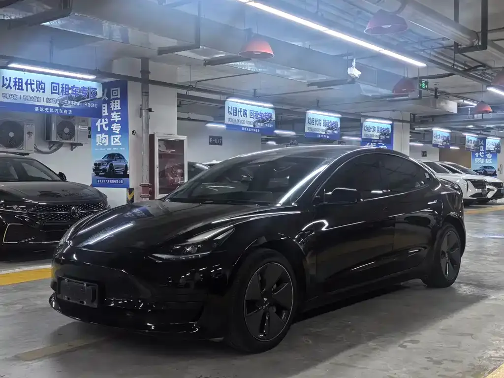 Tesla Model 3 — фото 1