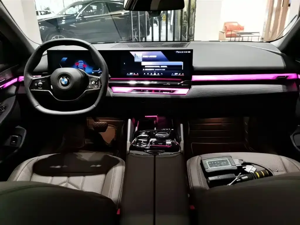 BMW 5 Series 2024 из CN, фото 4