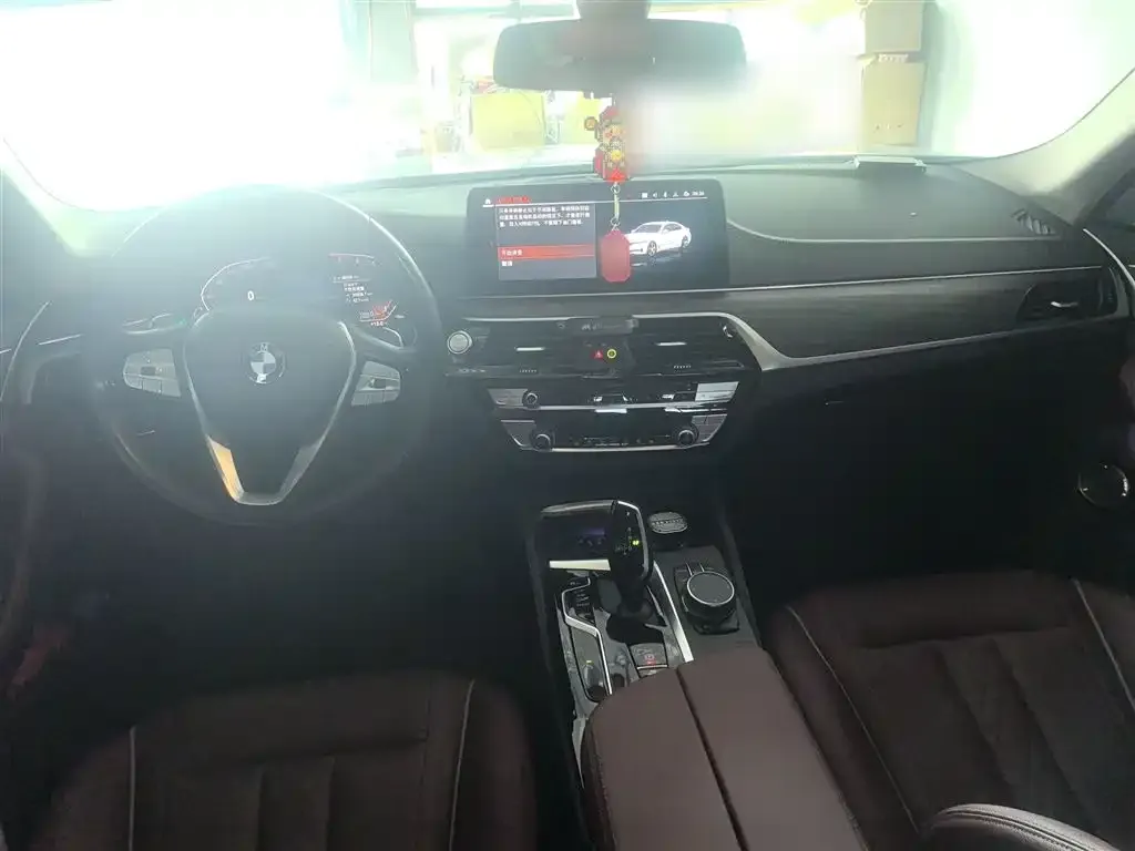 BMW 5 Series 2023 из CN, фото 2