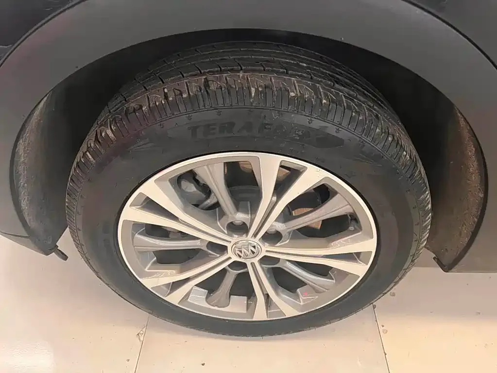 Buick Envision Plus — фото 10