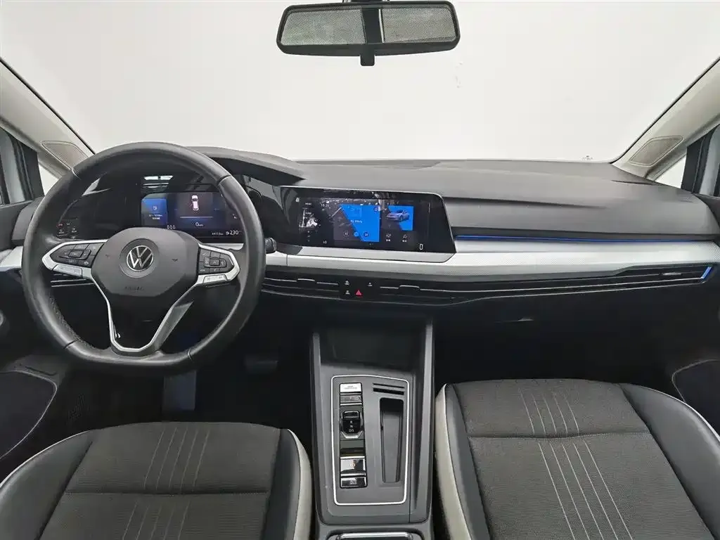 Volkswagen Golf 2021 из CN, фото 2