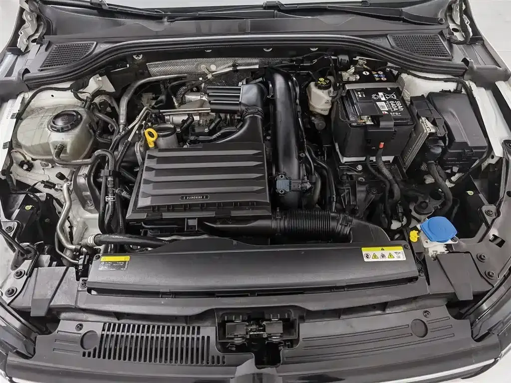 Volkswagen Golf 2021 из CN, фото 7