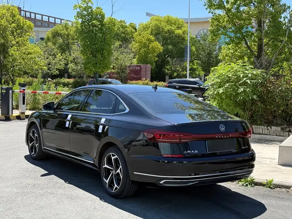 Volkswagen Passat — фото 5