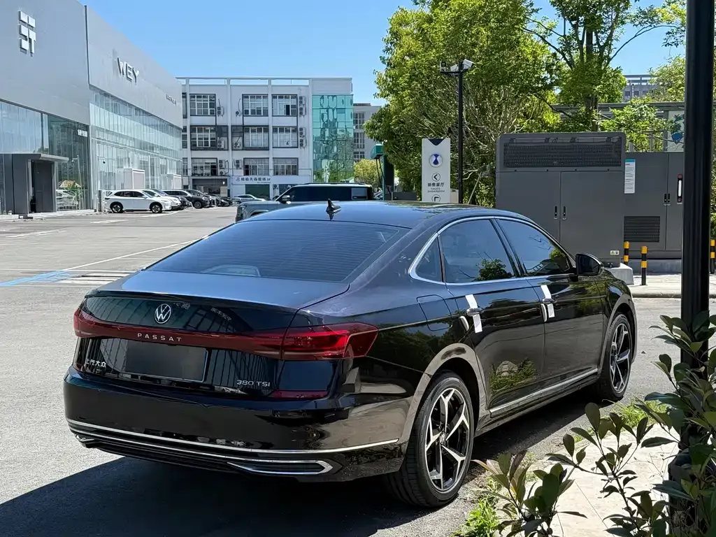 Volkswagen Passat — фото 3