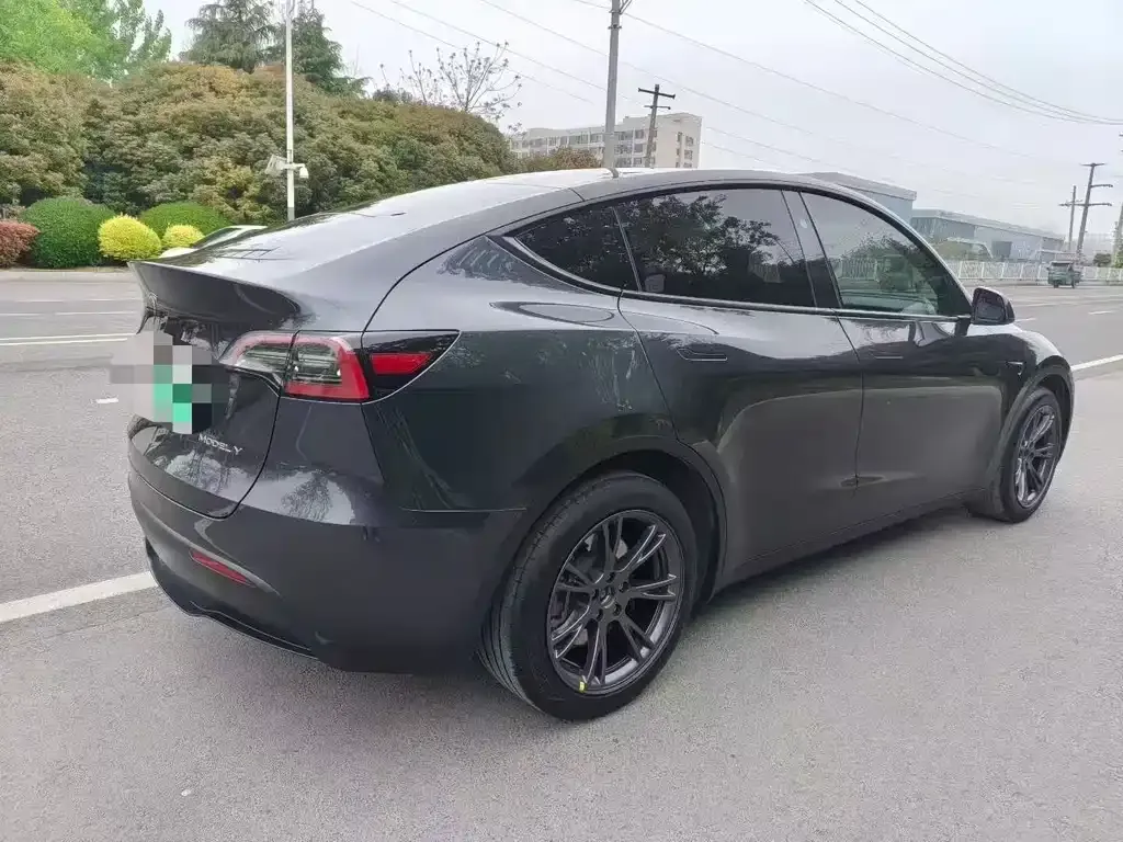 Tesla Model Y — фото 7