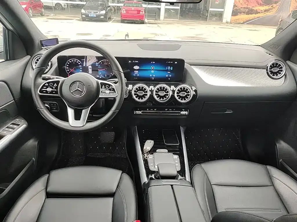 Mercedes-Benz GLA — фото 7