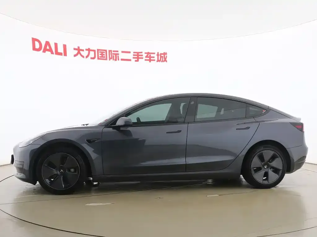 Tesla Model 3 — фото 5