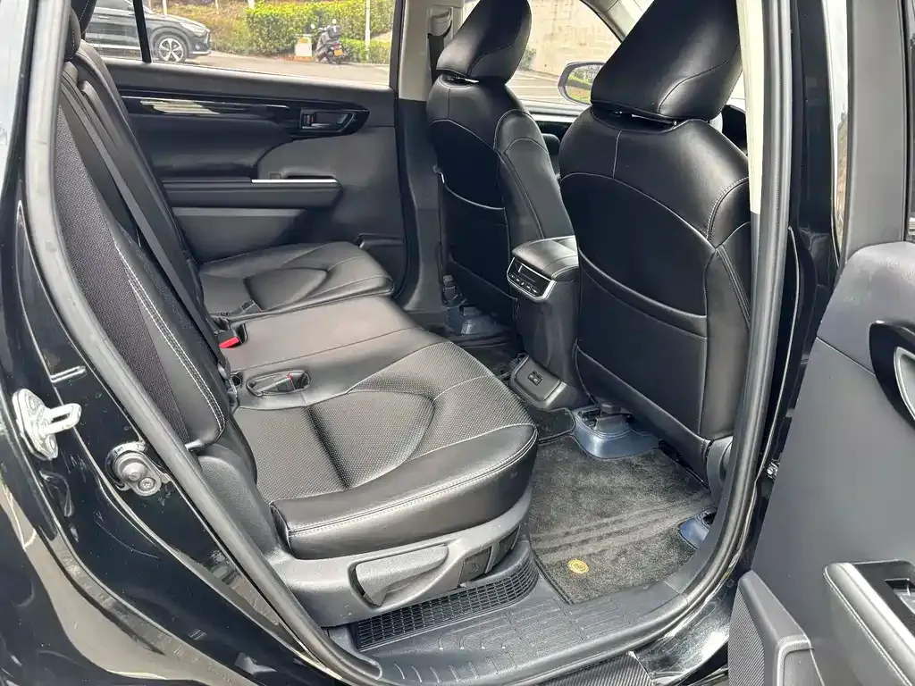 Toyota Highlander 2023 из CN, фото 6