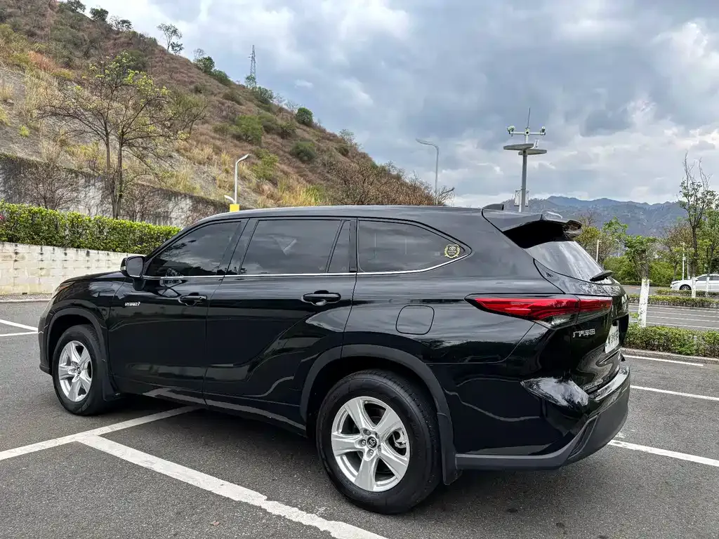Toyota Highlander 2023 из CN, фото 2