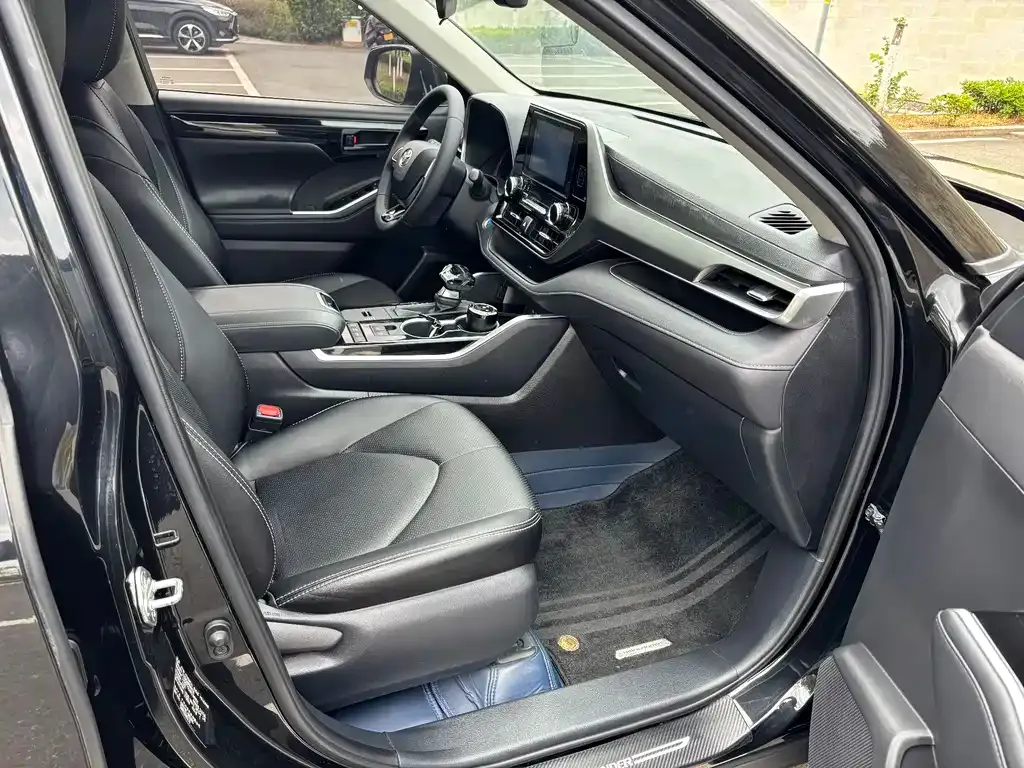 Toyota Highlander 2023 из CN, фото 5