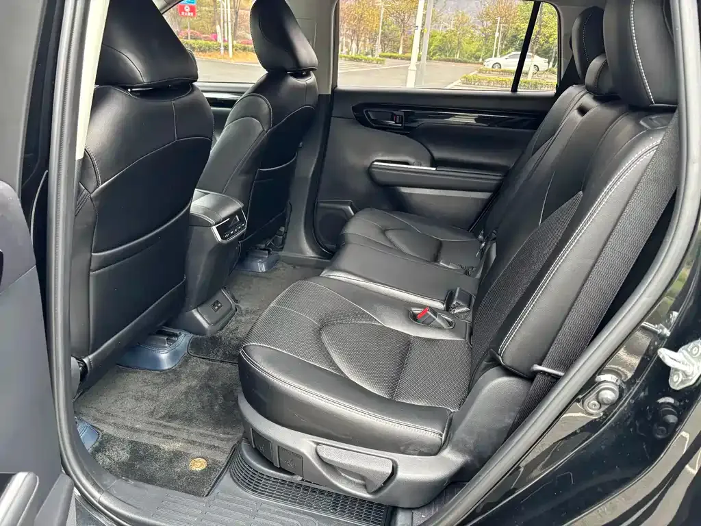 Toyota Highlander 2023 из CN, фото 4