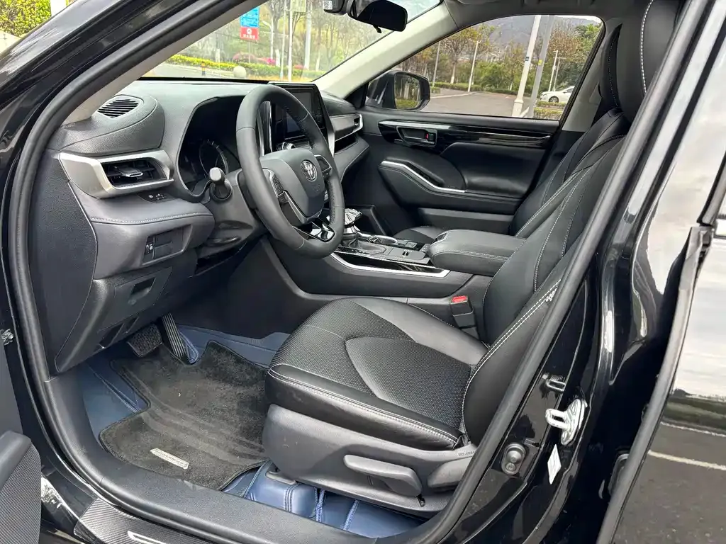 Toyota Highlander 2023 из CN, фото 3