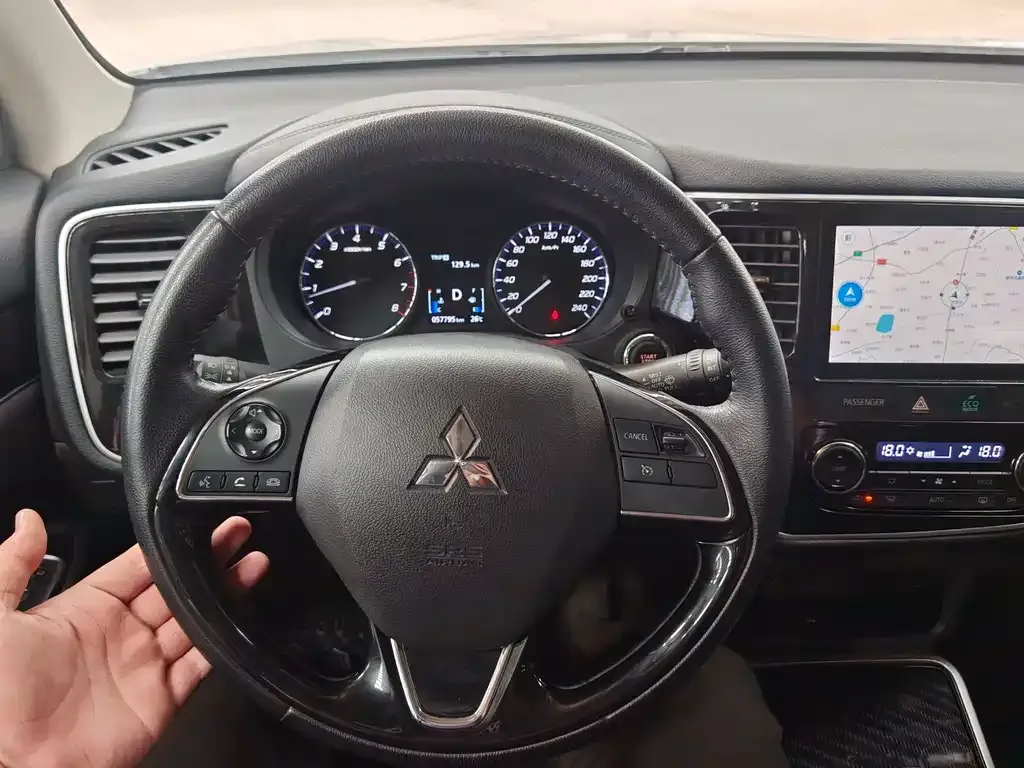 Mitsubishi Outlander 2023 из CN, фото 6