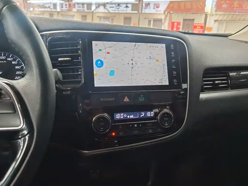 Mitsubishi Outlander 2023 из CN, фото 8