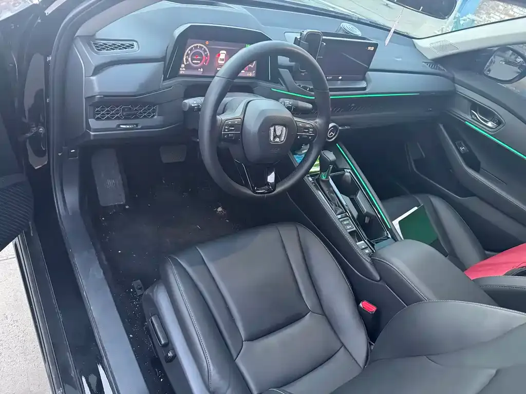 Honda Accord — фото 8