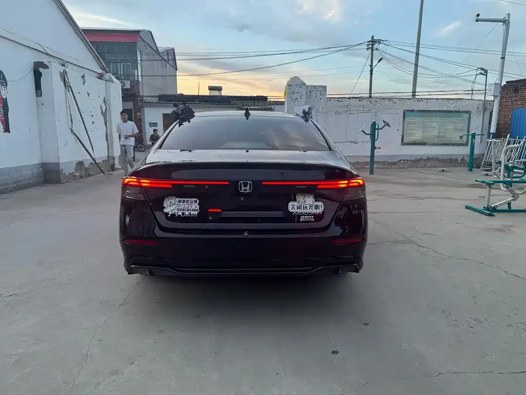 Honda Accord — фото 9