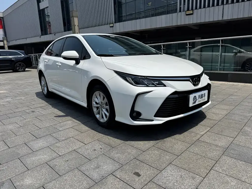 Toyota Corolla — фото 7