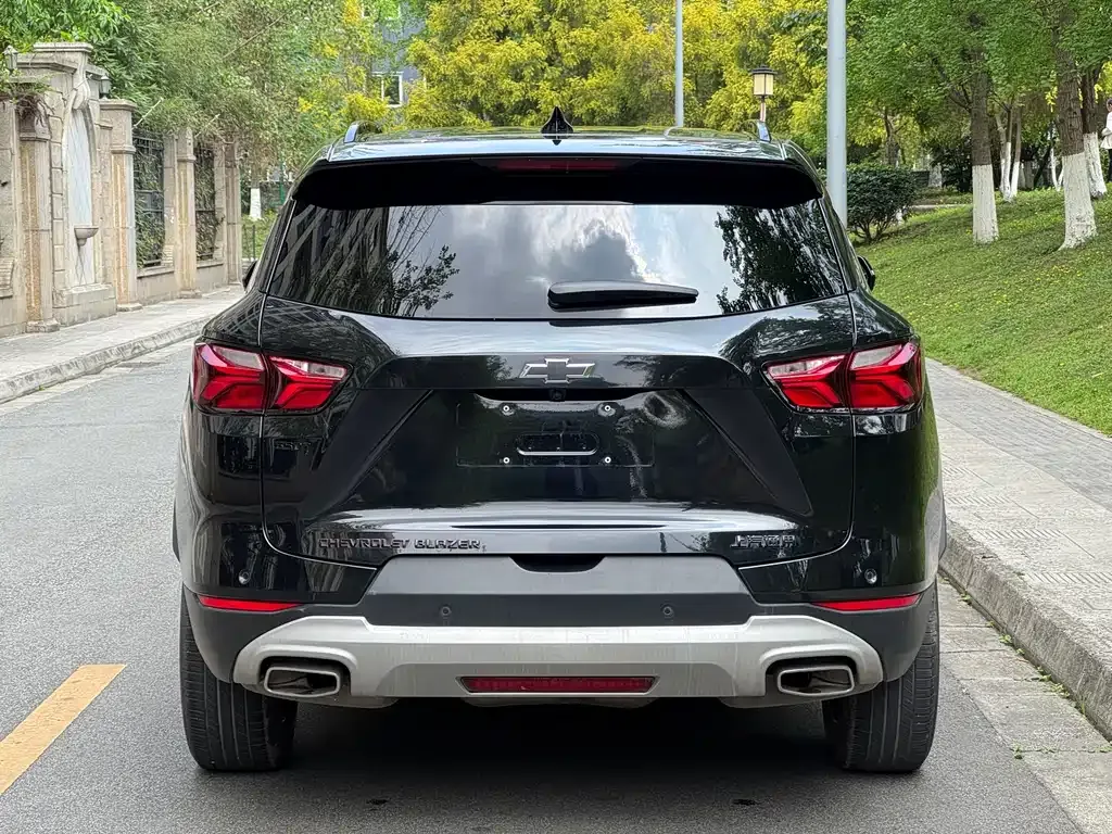 Chevrolet Blazer 2023 из CN, фото 3