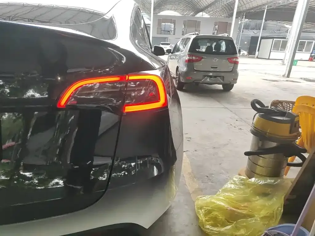Tesla Model Y — фото 7