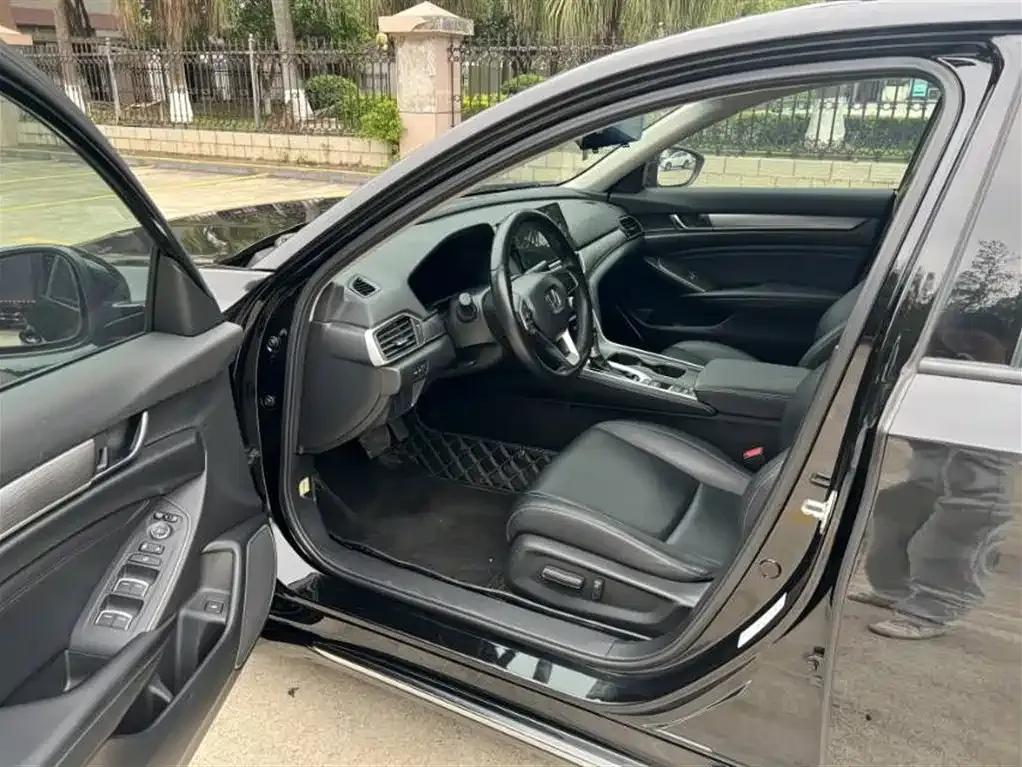 Honda Accord — фото 9