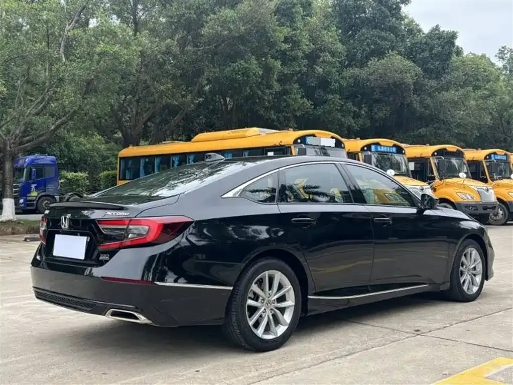 Honda Accord — фото 5
