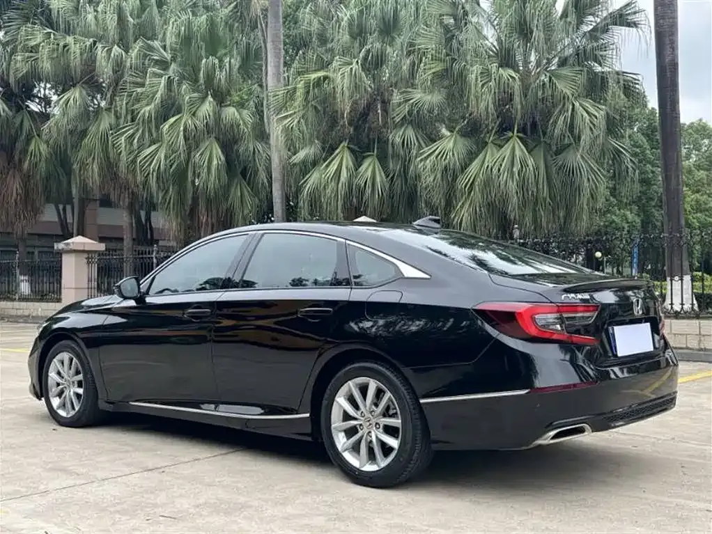 Honda Accord — фото 4
