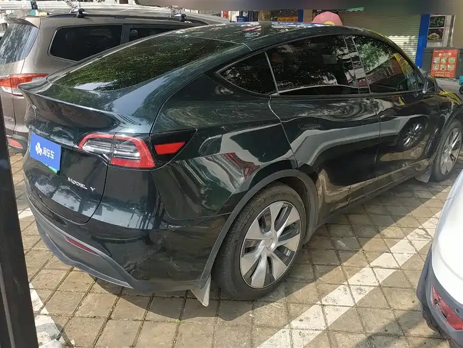 Tesla Model Y — фото 5