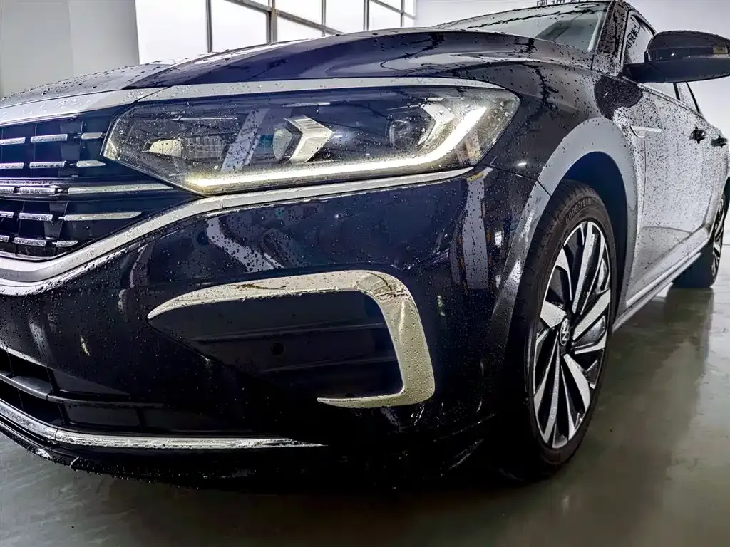 Volkswagen Passat — фото 10