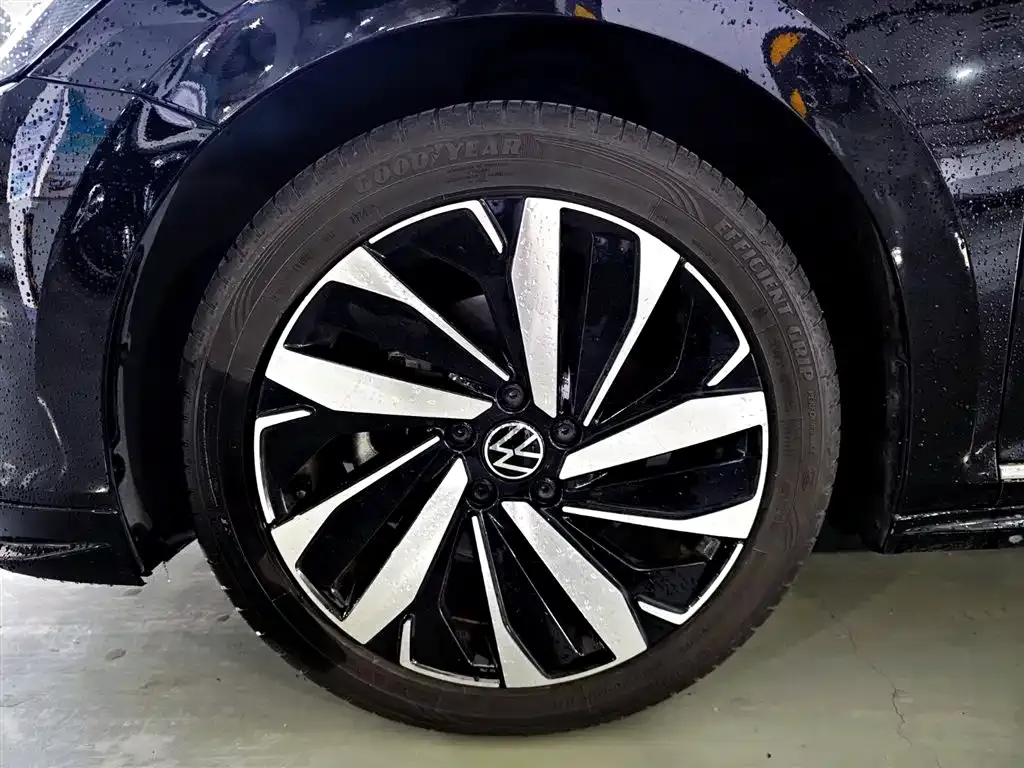 Volkswagen Passat — фото 9