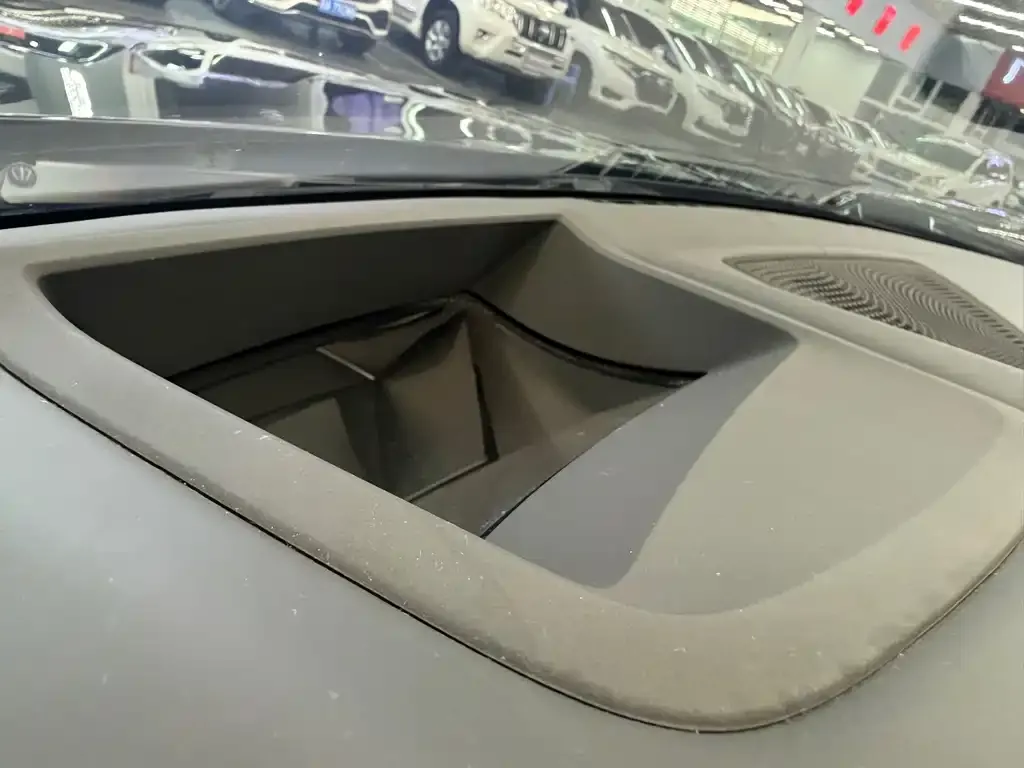 BMW X6 M 2023 из CN, фото 2