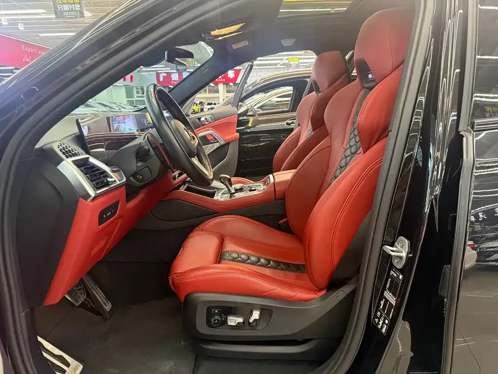 BMW X6 M 2023 из CN, фото 5