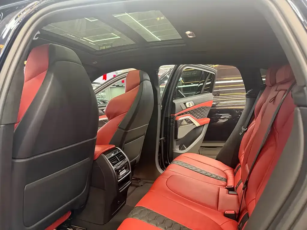 BMW X6 M 2023 из CN, фото 4