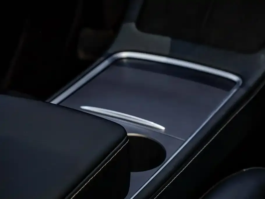 Tesla Model Y 2024 из CN, фото 3