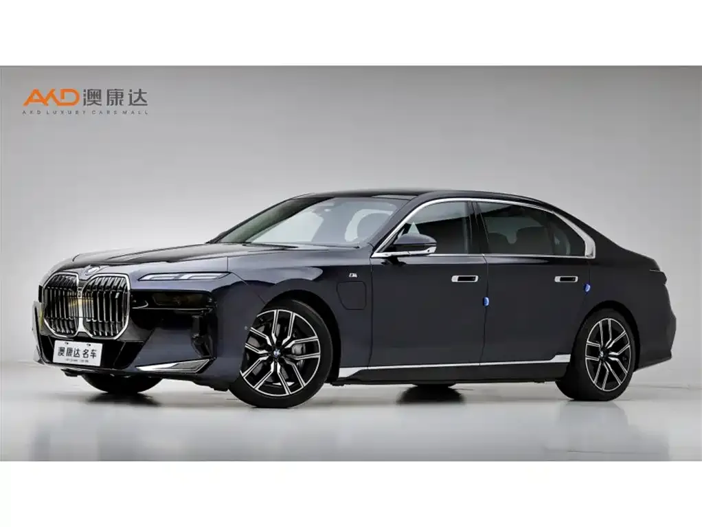 BMW i7