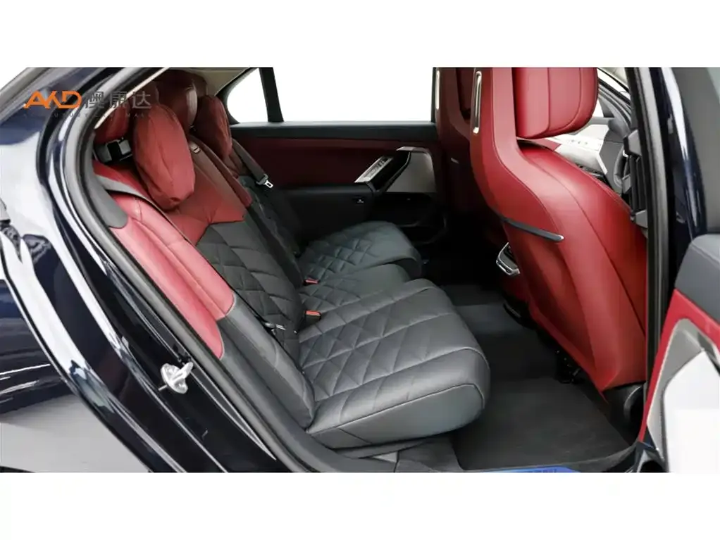 BMW i7 2023 из CN, фото 10