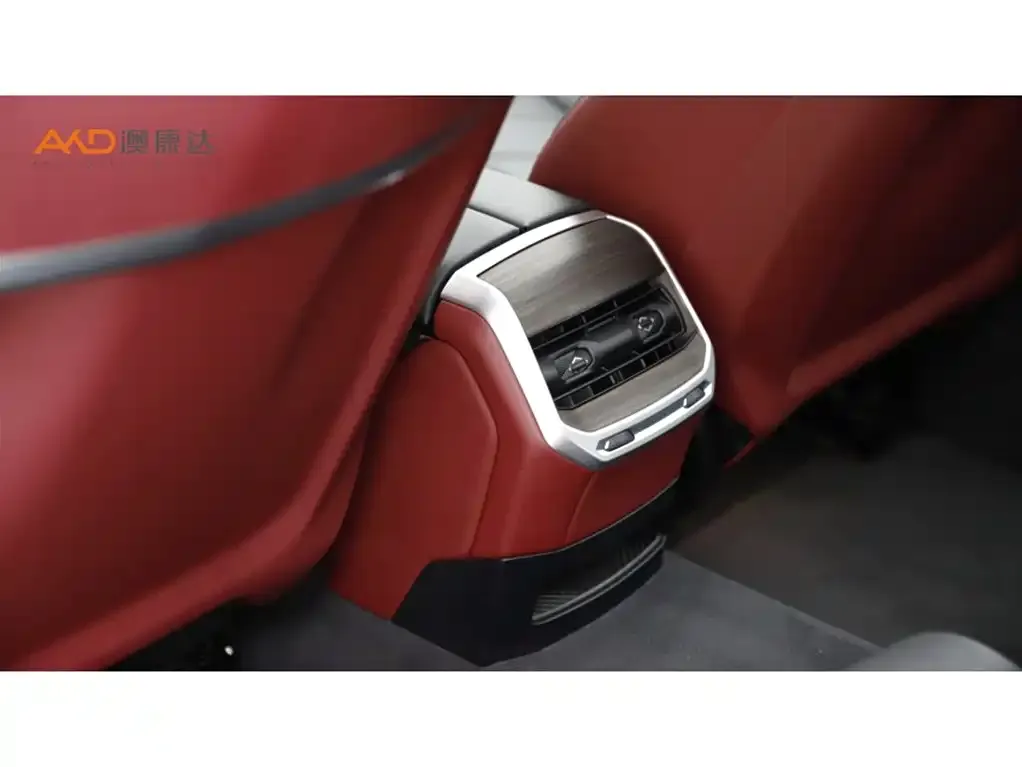BMW i7 2023 из CN, фото 7
