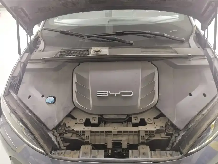 BYD Seal — фото 10