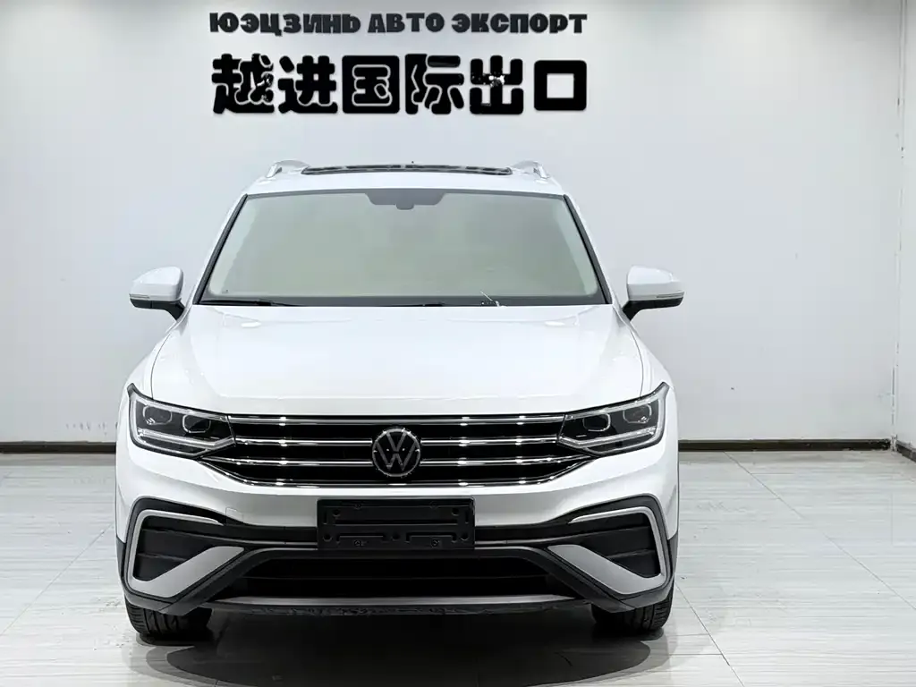 Volkswagen Tiguan L — фото 3