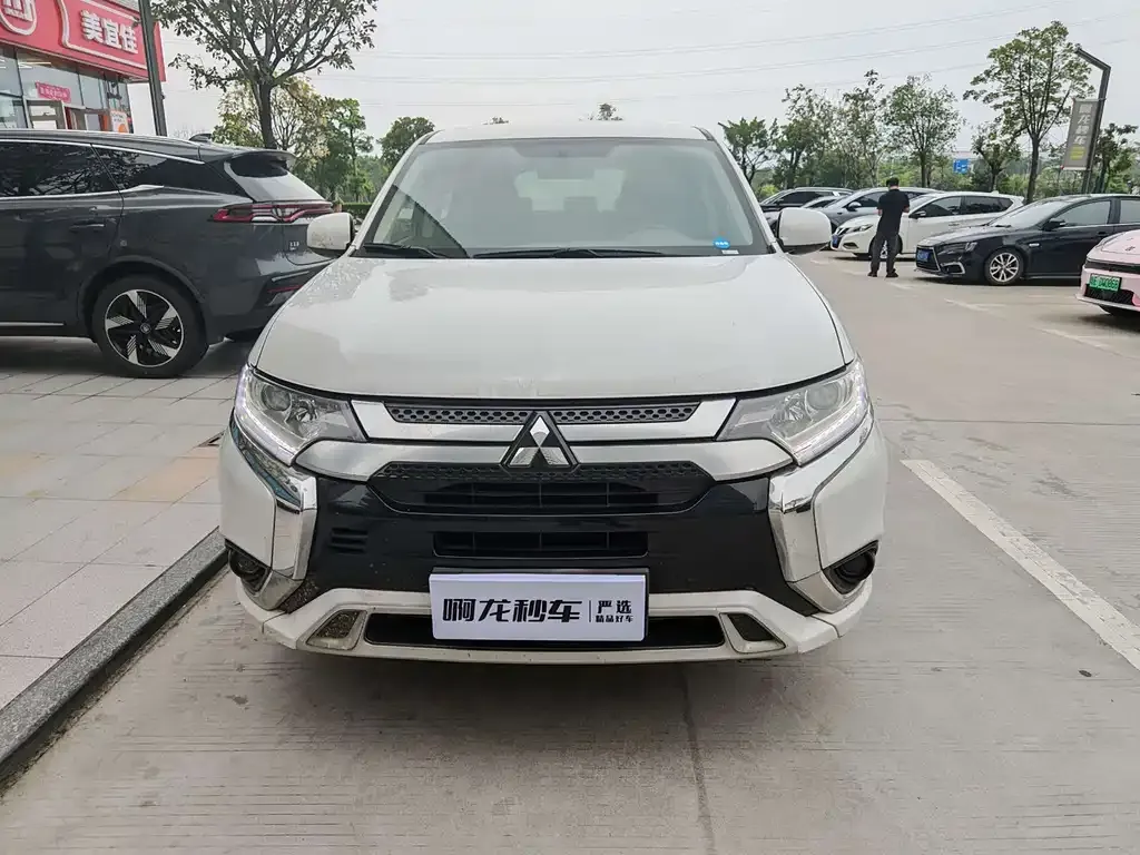 Mitsubishi Outlander 2021 из CN, фото 6