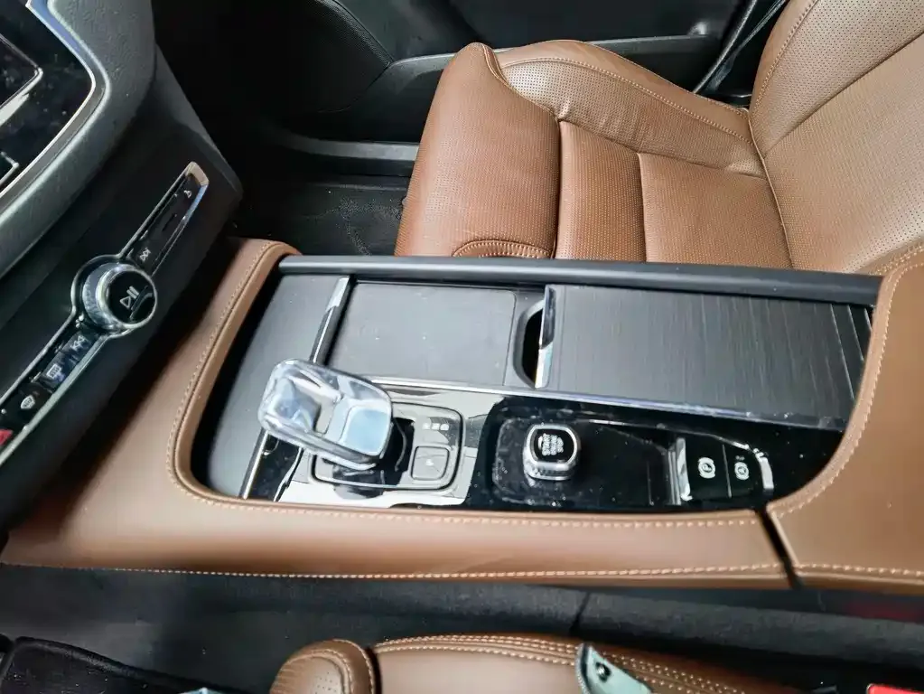 Volvo XC90 — фото 2