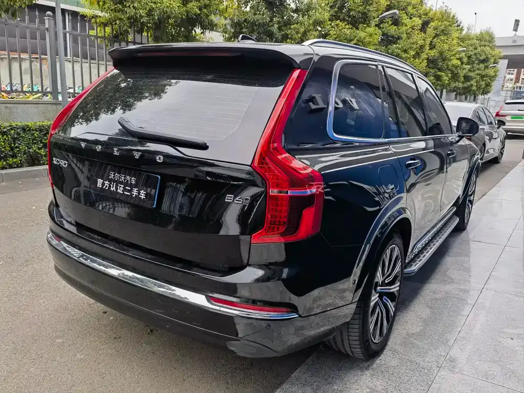 Volvo XC90 — фото 10
