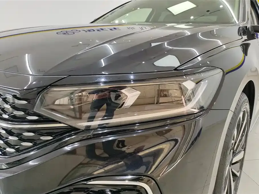 Volkswagen Passat — фото 8