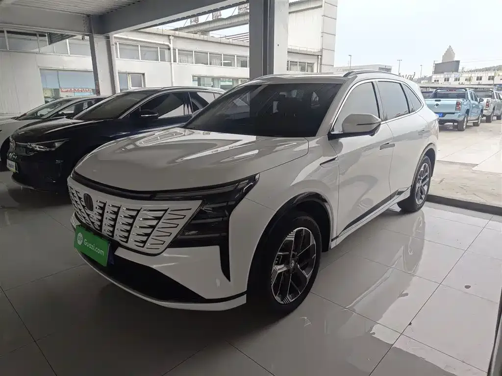 Changan CS75PLUS — фото 1