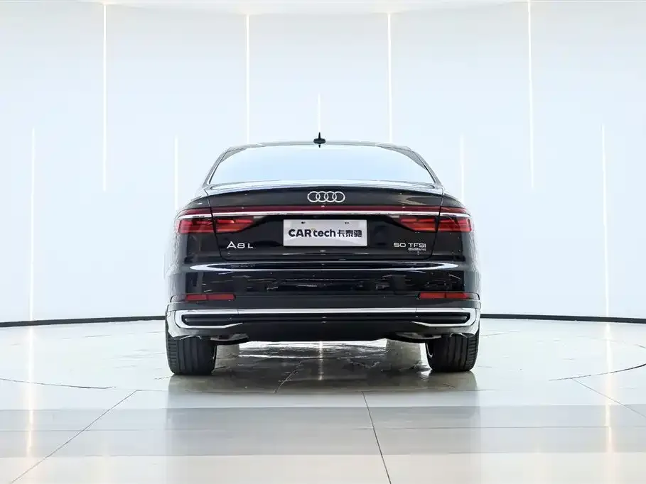 Audi A8 — фото 8