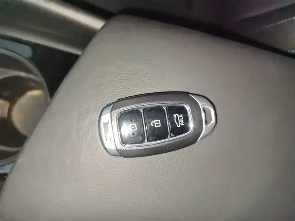 Hyundai Elantra 2024 из CN, фото 10