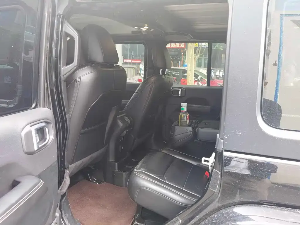 Jeep Wrangler 2021 из CN, фото 4