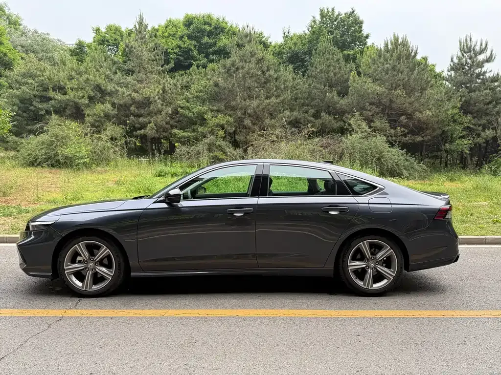 Honda Accord — фото 7