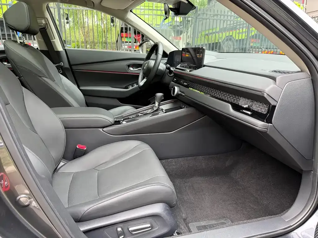 Honda Accord — фото 10