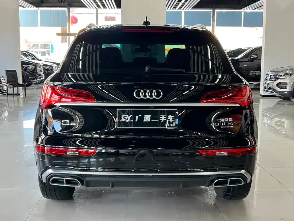Audi Q5L — фото 5